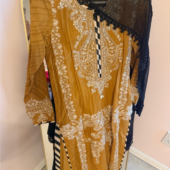 Chic Mustard and Black Embroidered Kurta - Picture 3 of 6